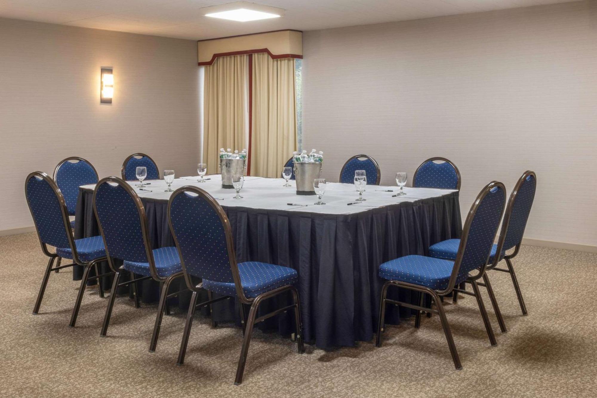 Radisson Hauppauge-long Island Hauppauge